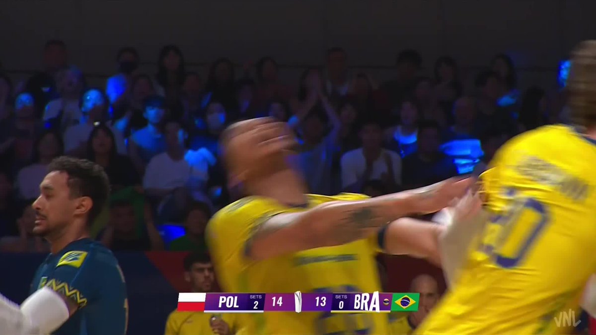Poor Lukas Bergmann… 🇧🇷💪🤣 🏐 #BePartOfTheGame #Volleyball #Volei #VNL2025