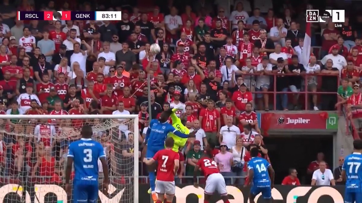 🖥️ | Verdiende KRC Genk nog een penalty in de slotminuten? 🧐 #STAGNK Bekijk de #JPL exclusief bij DAZN! 📲