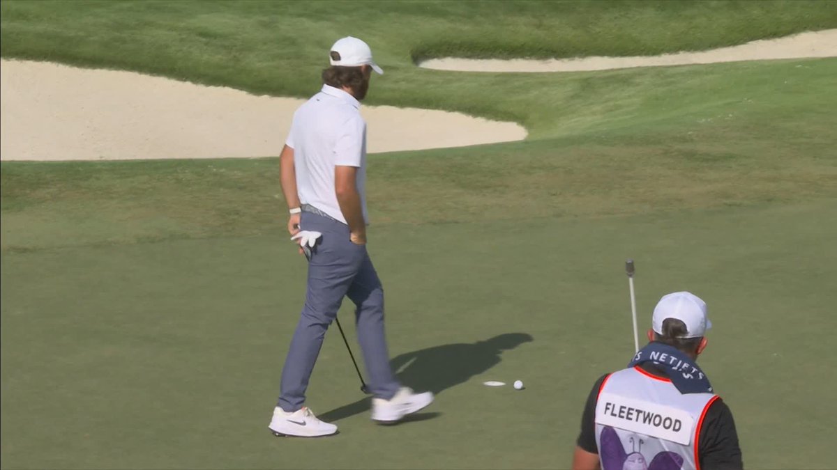 Tommy Fleetwood misses a putt and the pressure is on for a birdie 😳