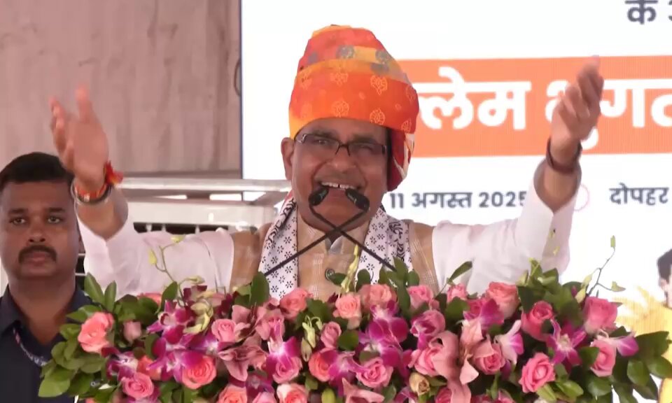 इस माटी से तिलक करो, ये धरती है बलिदान की। झुंझुनूं की इस पवित्र धरा को प्रणाम!
