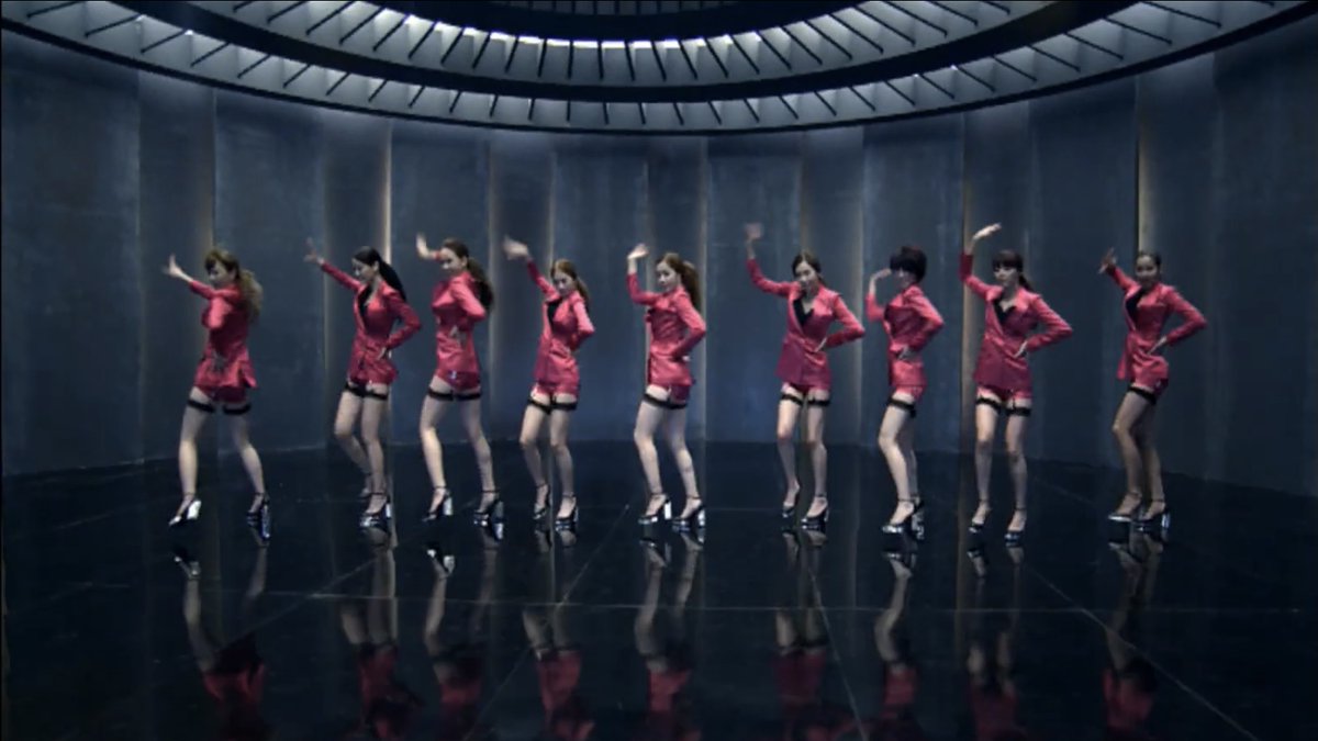 15 years ago today, 9MUSES debuted with their 1st Single Album ‘Let's Have a Party’ with title track ‘No Playboy’