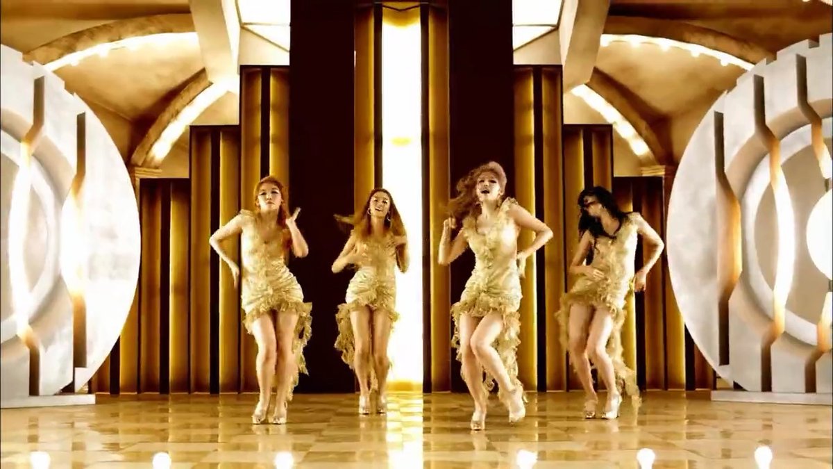 15 years ago today, SECRET released their 2nd Mini Album ‘Madonna’ with the title track of the same name.
