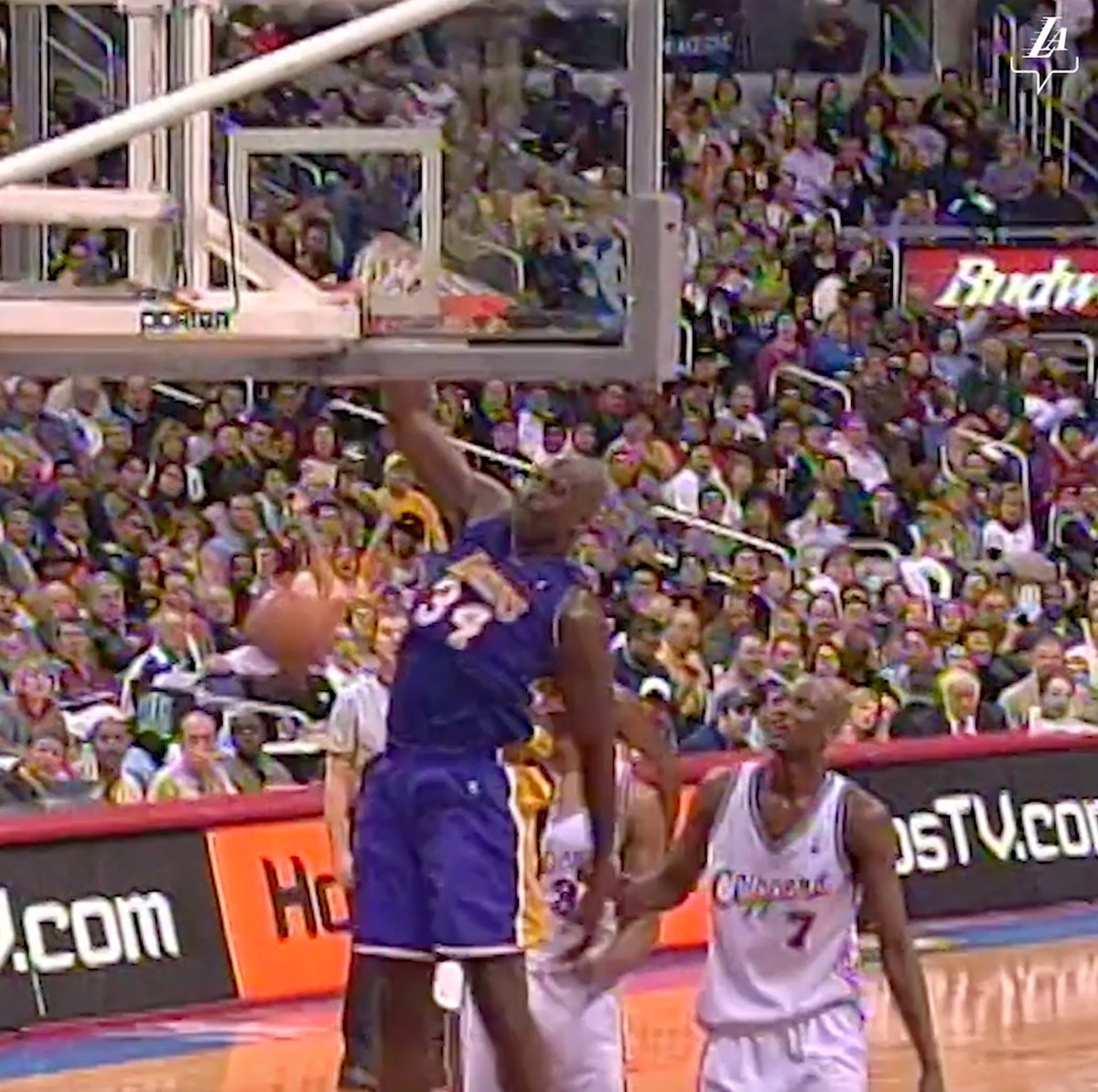 Shaq threw that lob after putting up 61 PTS (24/35 FG) &amp; 23 REB!
