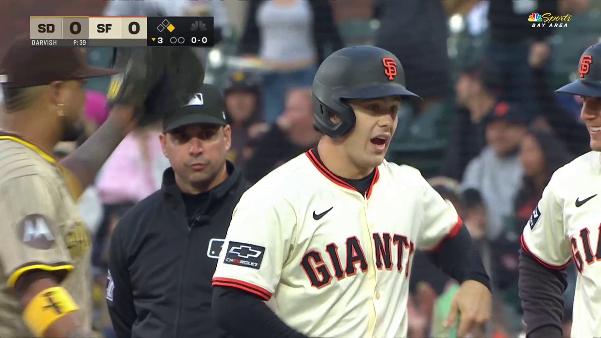 Drew Gilbert records his first MLB hit 🙌