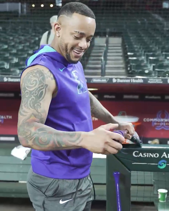 Ketel Marte's reaction to seeing his mom on his bat 🥹 (via @mlb)
