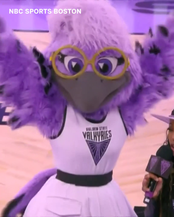 Ballhalla welcomes home its very own mascot 🎂 Violet is ready to cheer on the Golden State Valkyries 🔥