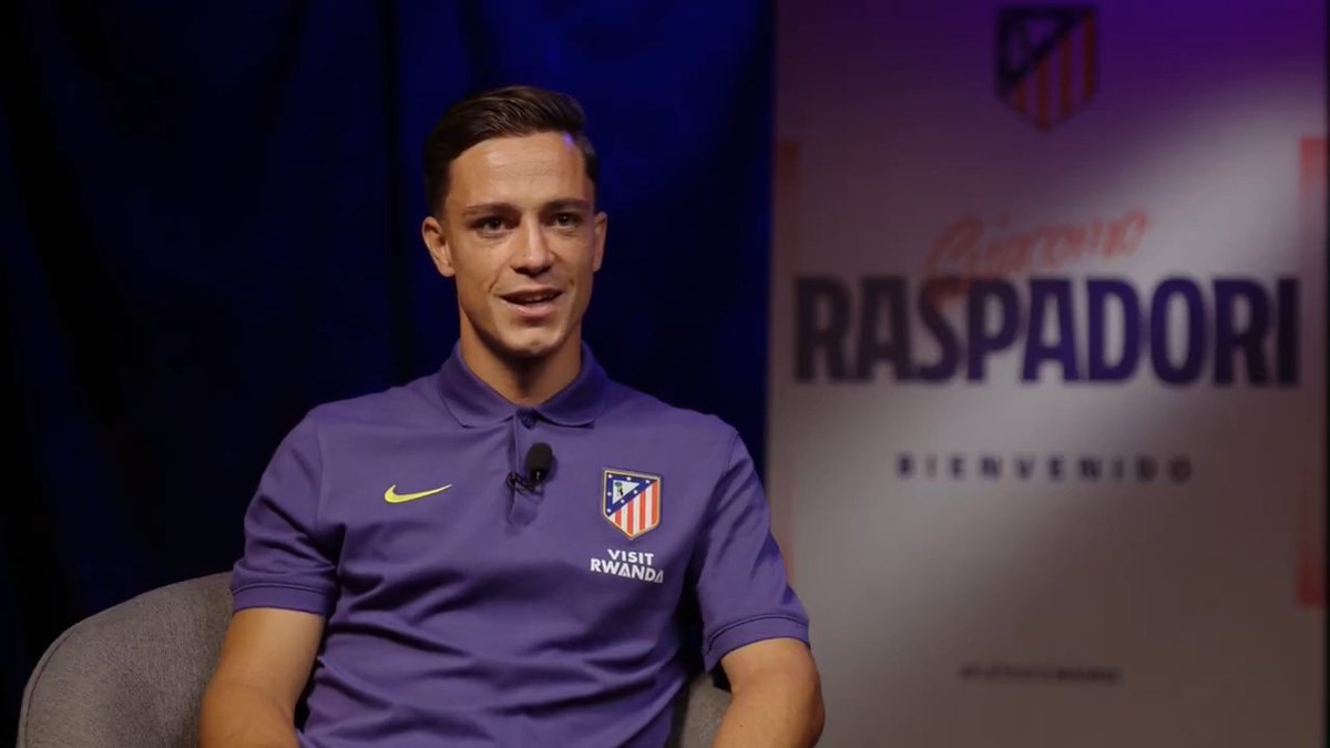 La primera entrevista de Raspadori 🇮🇹 ❝Estoy feliz y emocionado. Es un sueño cumplido y espero que podamos regalar muchas alegrías a la afición❞.
