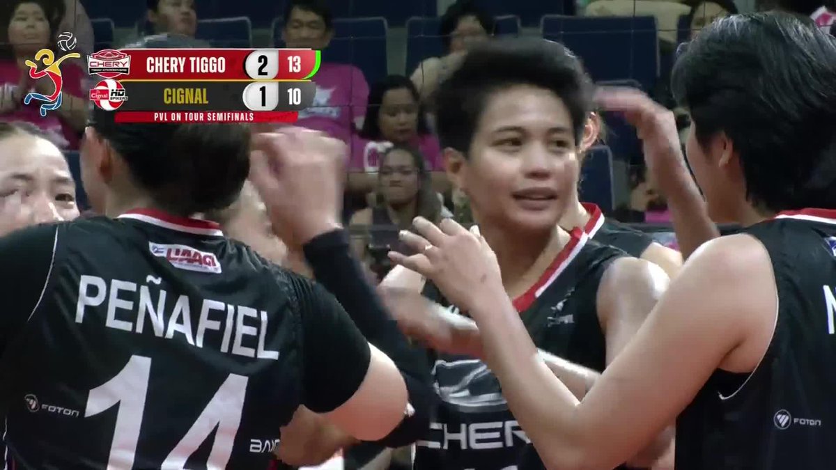 KAGALANG-GALANG 🫡 Ara Galang unleashes her signature power moves for the Chery Tiggo Crossovers in the fourth set, fueling their drive to outlast the Cignal HD Spikers in the 2025 PVL on Tour semifinals. #PVL2025 #TheHeartOfVolleyball #PVLonTour