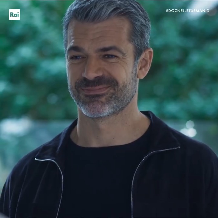 - Qual è il programma? - L'unico sensato: vivere. E invece hanno scelto l'insensato. L'hanno fatta morire. E QUANDO MI PASSA.
