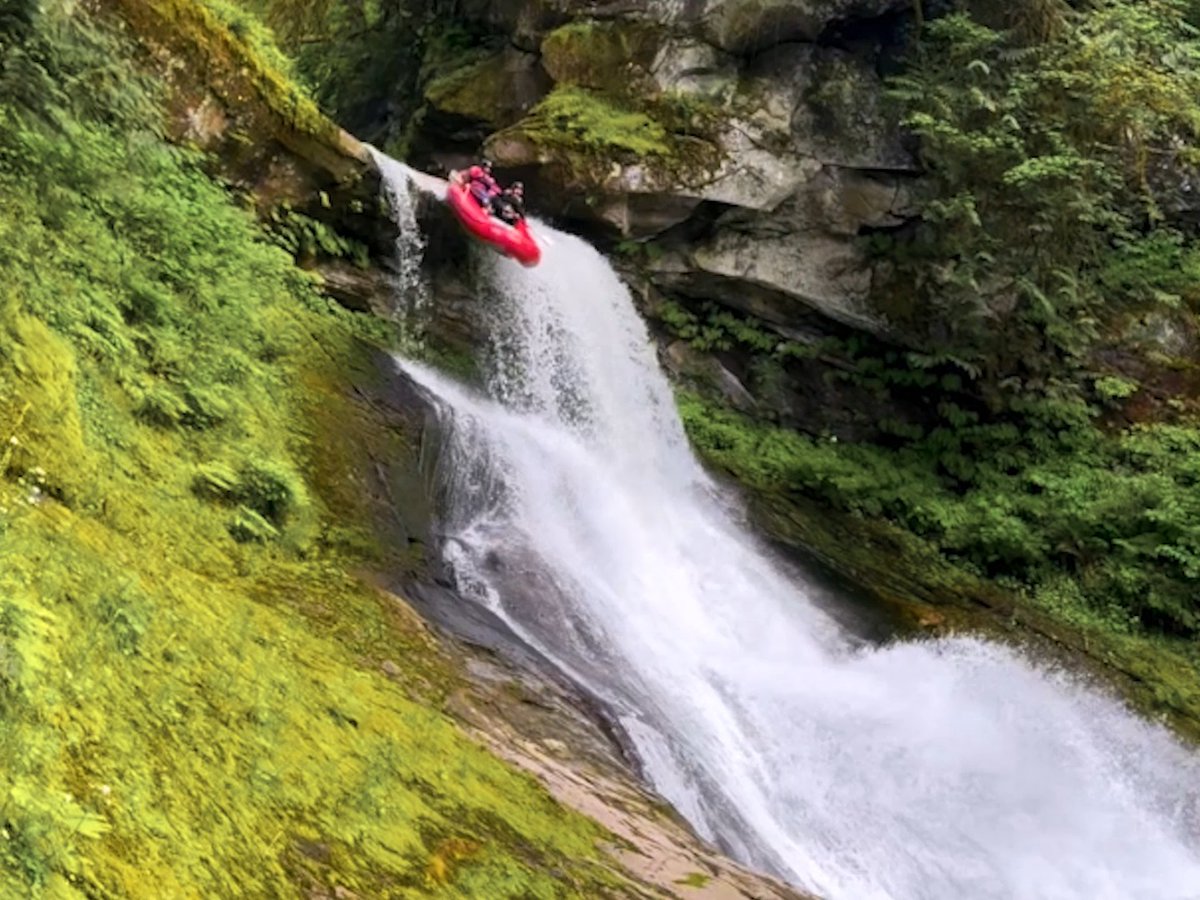 Wait for the GoPro POV 🤯 Conor Gorospe's legendary 75ft waterfall send for the ages earned him a #GoProYourSummer Award. #GoPro #GoProPOV #GoProAwards #POV #Waterfall #Rafting #WhitewaterRafting