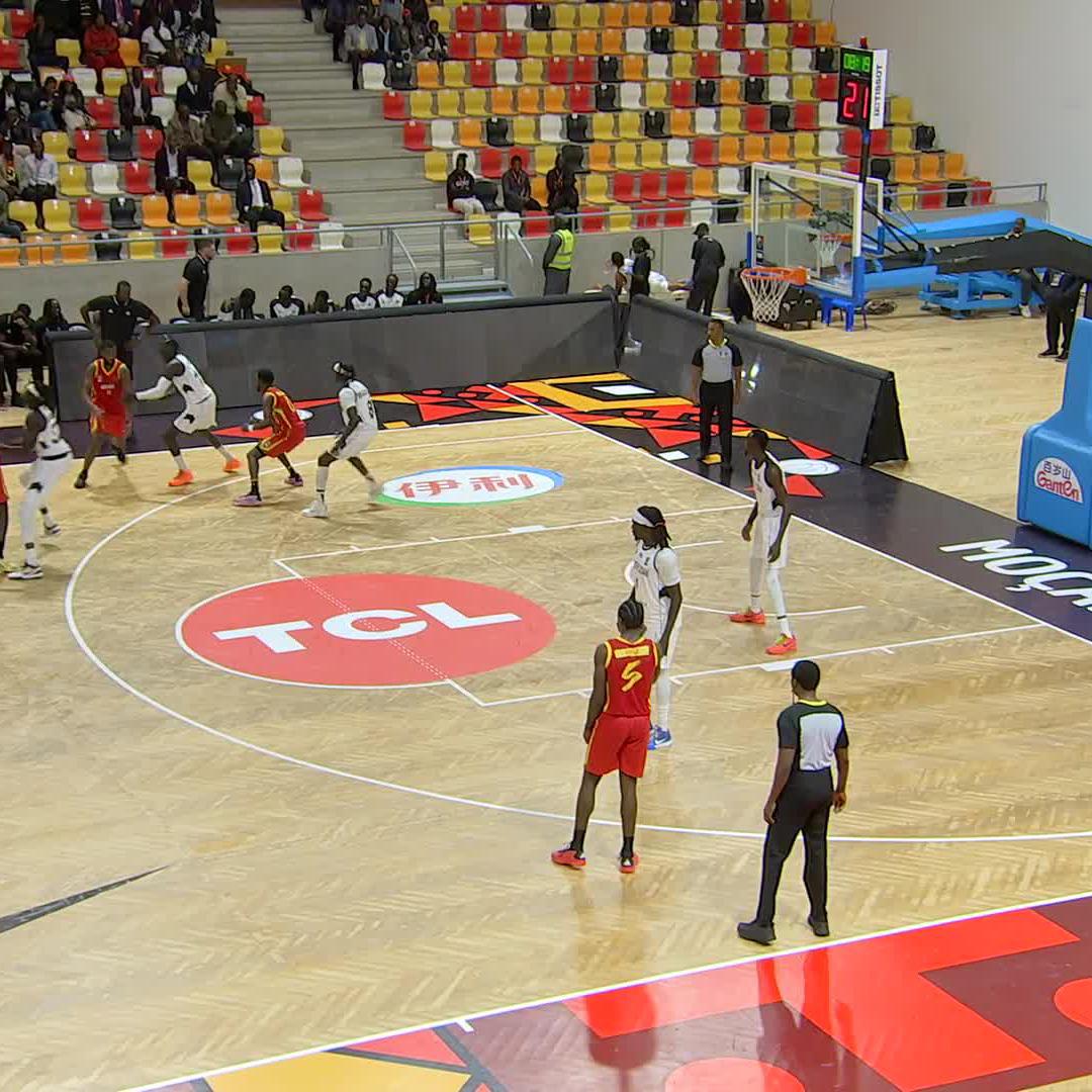 🇬🇳 Souleymane Boum Jr is shifty! 💨 Fédération Guinéenne de Basketball x #AfroBasket #TheTimeIsNow