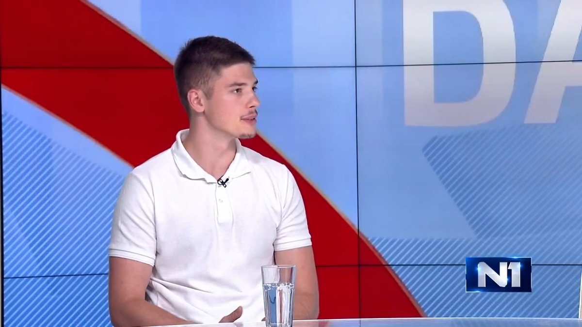 Student FPN Aleksa Simić izjavio je da je studentska lista 99 odsto završena i da su moguće još neke izmene u zavisnosti od dogovora. "Na njoj neće biti lidera, želimo da se odreknemo kulta ličnosti koji nas prati", rekao je Simić u #DanUživo sa Maja Dragić 🍓
