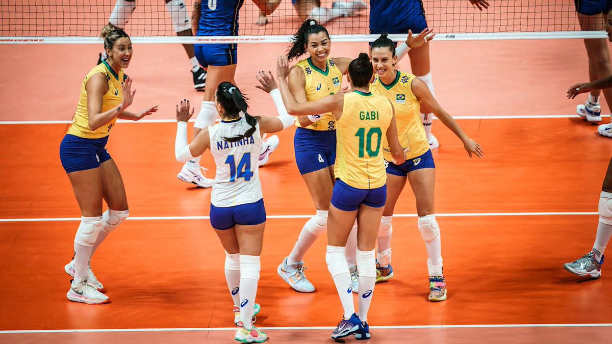 ๐ฅ RELIVE THE ACTION! ๐ฅ Back to the 2022 Womenโs World Championship โ Brazil ๐ง๐ท ๐ ๐ฎ๐น Italy in an unforgettable clash in Phase 2! Five sets of pure drama, decided by the smallest margin in the tie-break: 17โ15 for Brazil. ๐ฅ On August 22, a new chapter begins โ the 2025 World Championship awaits! ๐๐ ๐๏ธ Check the schedule on ๐บ Watch it live on VBTV: ๐ #Volleyball #Volei #Thailand2025 #WWCH