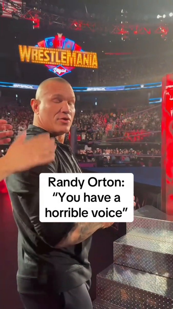 Randy Orton straight up told a fan singing his entrance theme "You have a horrible voice" 😂😂