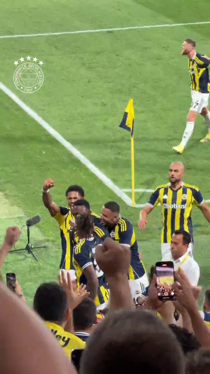 Golün adı Duran, imzası Kadıköy! Bu gece tribünle takım tek nefesti ve sevinçlerimiz de unutulmaz oldu.