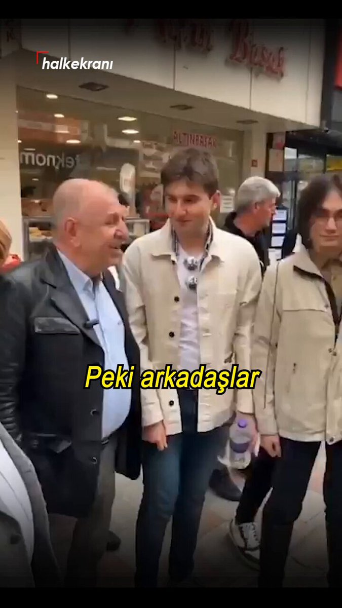 Ortalama bir uzantı partilinin kirli dünyasını anlamak için ibretlik bir olay aslında bu. -O kadar çok katil var ki o kadar çok Türk Askerini Polisini öldüren var ki -Hadi yaaaa. Hayat işte.