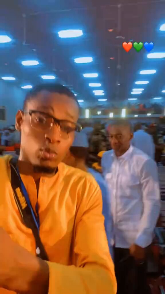 Où est passé Serge Daniel le mythomane ? Donc le général Abbas Dembélé serait toujours en prison, alors qu’il a assisté à une cérémonie avec M. le ministre de la Justice Kassongné au CICB ? 😂😂😂 ?