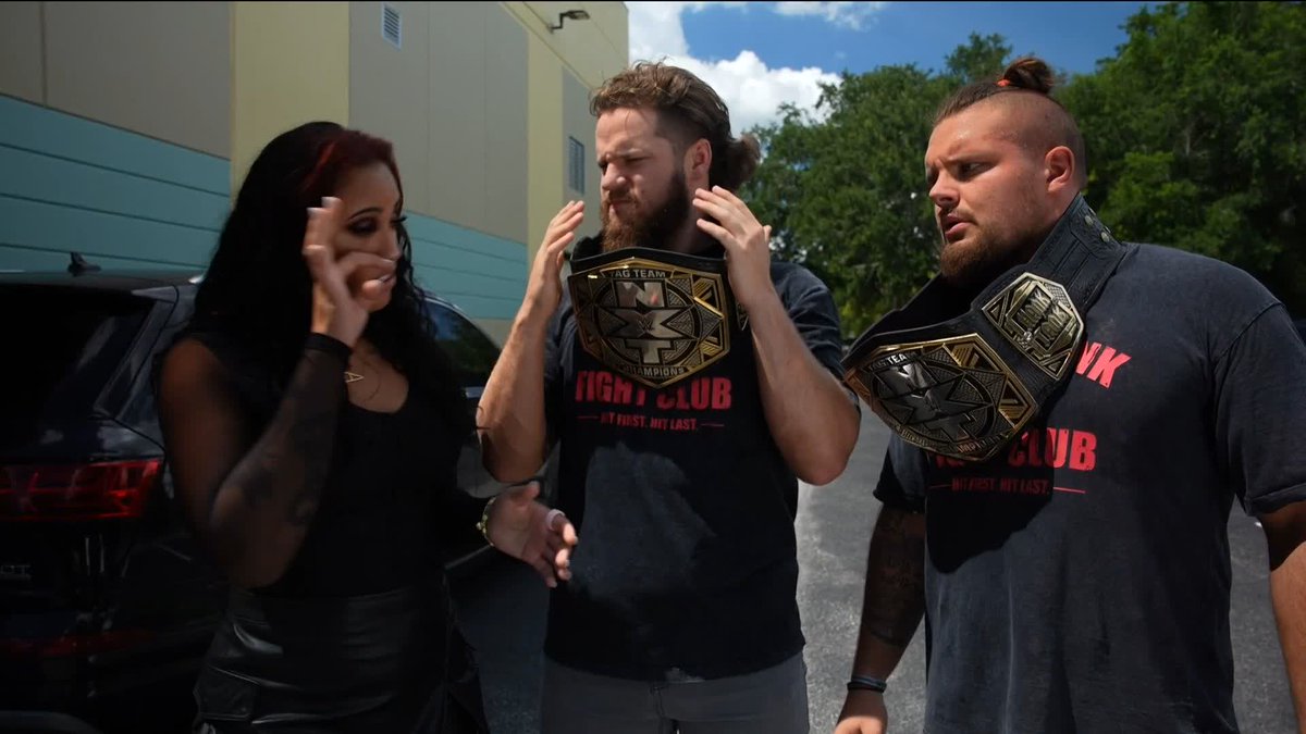 Surely Hank Walker and Tank Ledger won’t mess with DarkState’s match tonight after last week right? RIGHT?! 😬 A V A