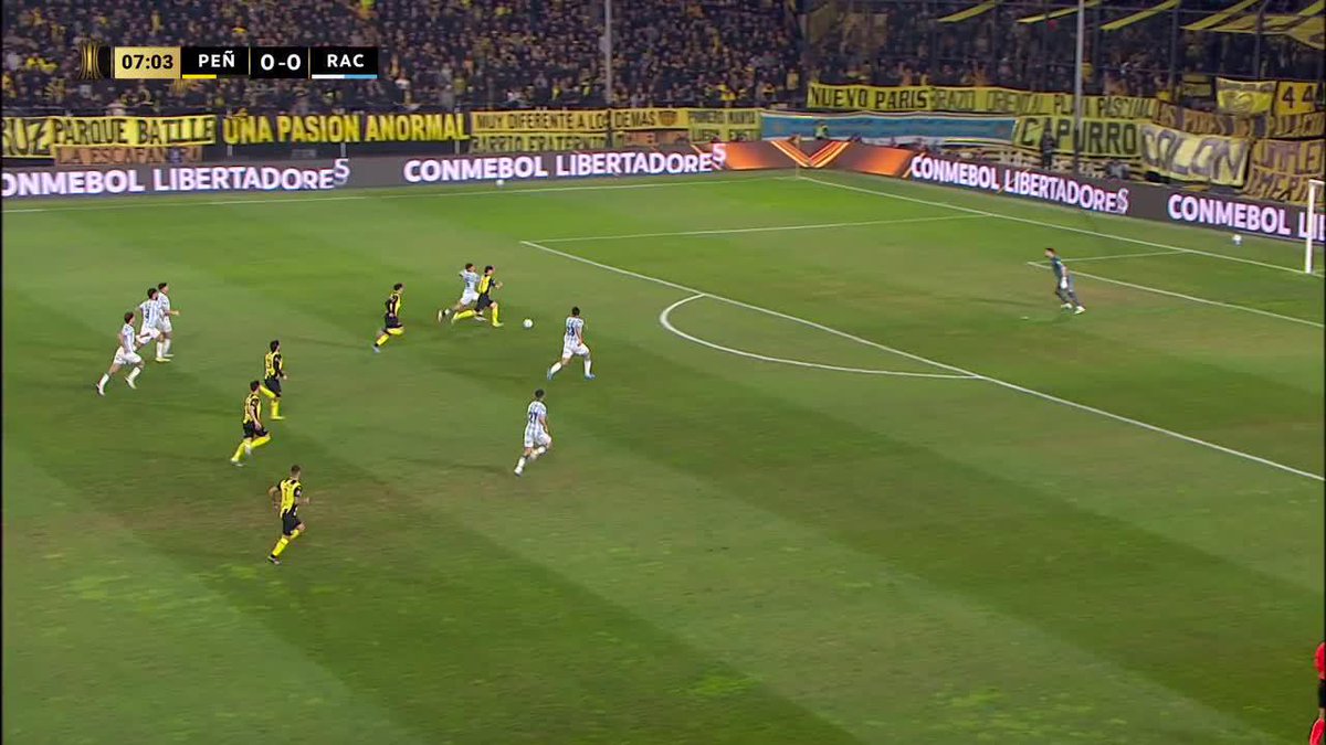 ¡Gran cierre de Martirena para evitar el gol de Silvera! 📺 Mirá TODA la CONMEBOL #Libertadores por #DisneyPlus Plan Premium
