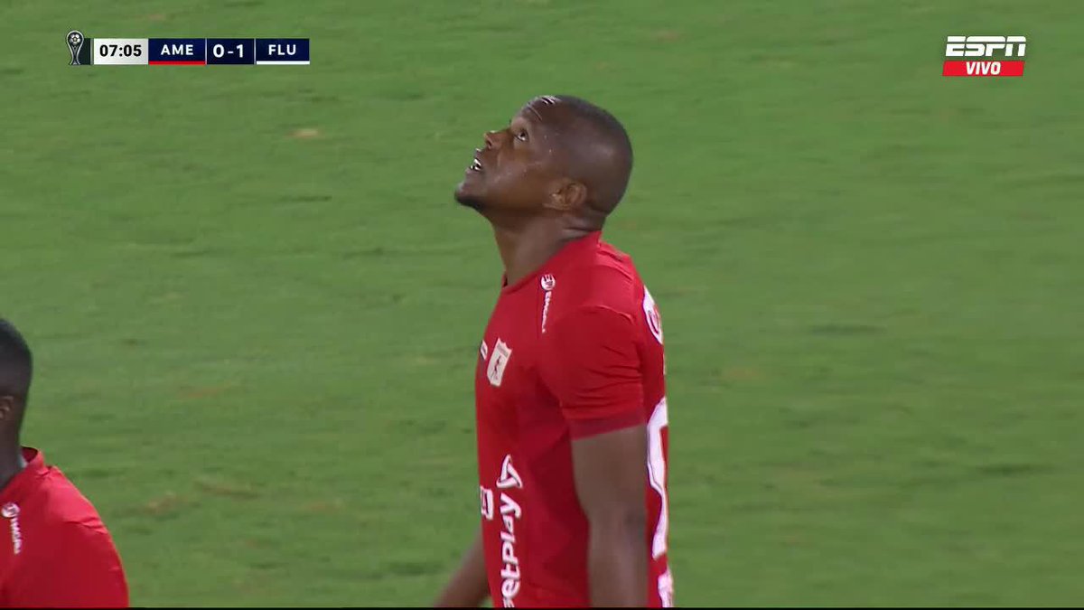 Mira el gol en contra que hace este muñeco