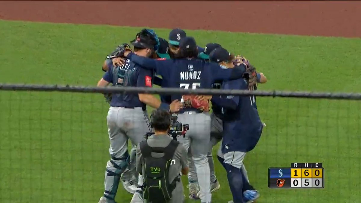 The Seattle Mariners could be tied for 1st place in the AL West by the end of the night 👀