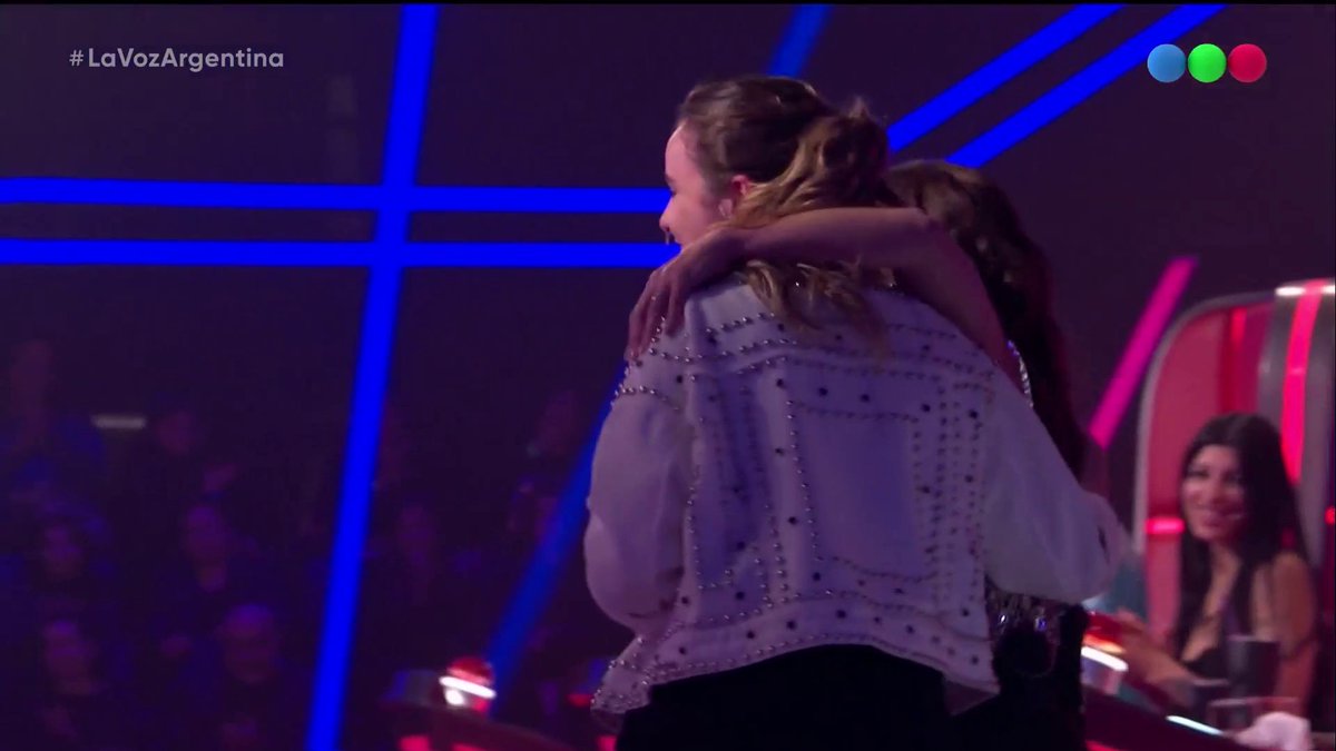 Nos emocionamos con el robo, pero también nos matamos de risa con la reacción de Lali 🥹😂 🎶 #LaVozArgentina con Nico Occhiato 📺 También en HBO MAX