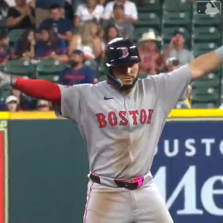 Make it a 3-RBI night for Wilyer.