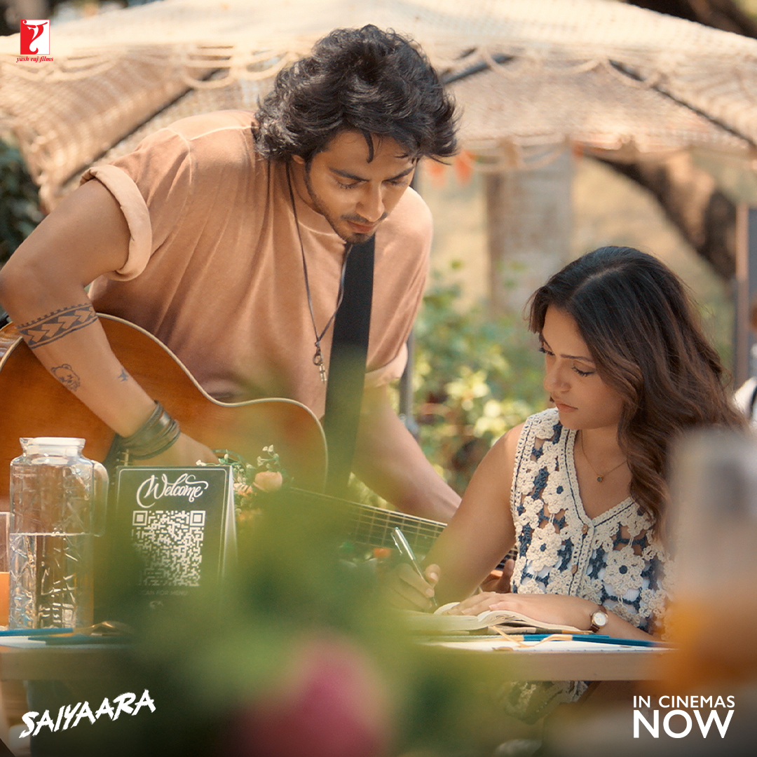 Not us waiting to recreate these moments 🥹 Watch #Saiyaara in cinemas now - | #AhaanPanday | #AneetPadda | Mohit D Suri | #AkshayeWidhani | #SachetTandon | #ParamparaTandon | Irshad Kamil | @vijayganguly