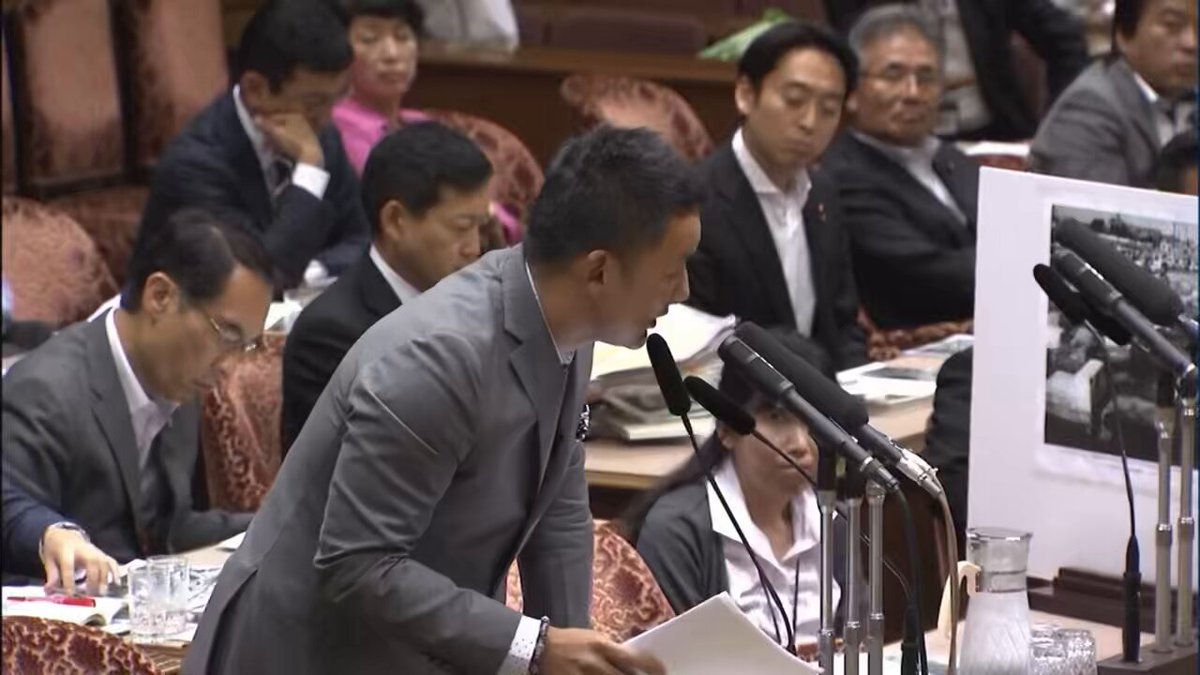 山本太郎 『米軍による爆撃、わが国も受けております。広島、長崎、東京大空襲、そして日本中が爆撃をされた。それによって、50万人以上の方々亡くなっていますよ。これは、戦争犯罪ですよね。国際法違反ですよね。』 アメリカ軍が行った行為を、戦争犯罪だと認められないアメリカの犬は退陣しろ。