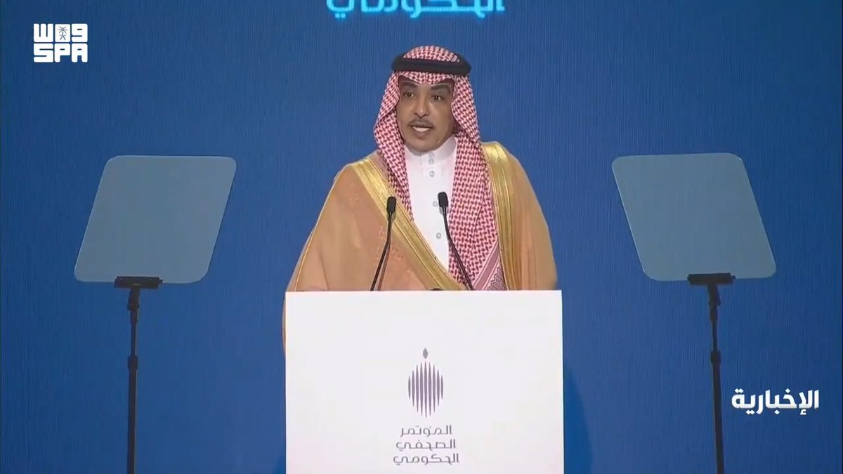 وزير الإعلام: إيماننا بربط المعرفة بالتمكين.. سأطلق مع وزير التعليم مشروع "ابتعاث الإعلام" في خطوة تهدف إلى تأهيل الطلاب والطالبات لسوق العمل عبر تدريبهم وابتعاثهم إلى أفضل جامعات وشركات العالم المتخصصة في المجال الإعلامي. #المؤتمر_الصحفي_الحكومي | #واس_عام