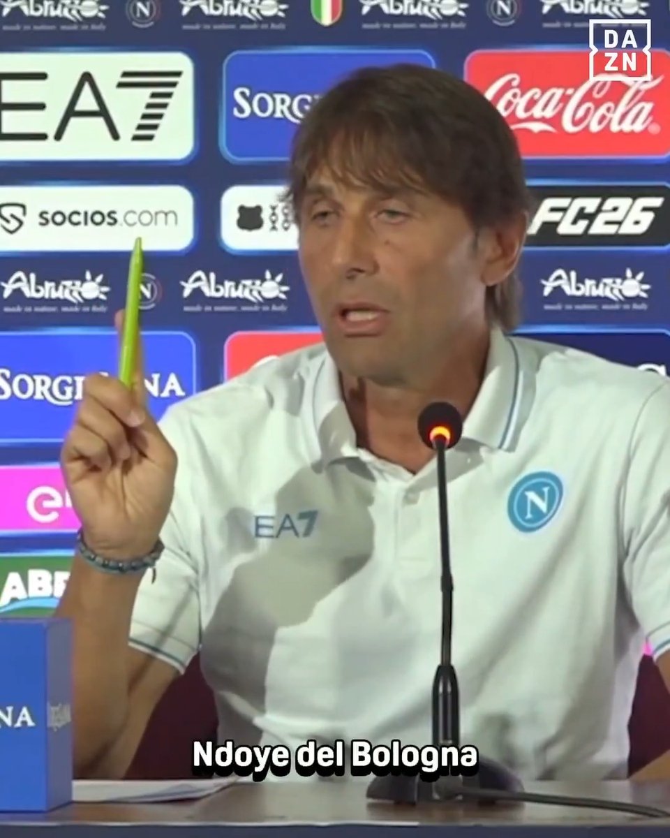 Conte sincero: Ndoye era il nome in cima alla lista 📝 Ma a “𝙘𝙞𝙛𝙧𝙚 𝙣𝙤𝙣 𝙙𝙖 𝙉𝙖𝙥𝙤𝙡𝙞” 🙅‍♂️ E allora ribadisce l’obiettivo: “𝑹𝒐𝒎𝒑𝒆𝒓𝒆 𝒍𝒆 𝒔𝒄𝒂𝒕𝒐𝒍𝒆 a Juve, Milan e Inter” 🔥 #Conte #Napoli #DAZN