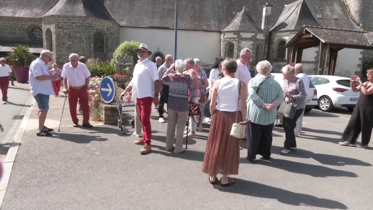 🇫🇷🧑‍🧑‍🧒‍🧒 INSOLITE - Douze frères et sœurs, âgés de 74 à 94 ans, ont célébré ensemble un millénaire… cumulé d’existence. (BFMTV)
