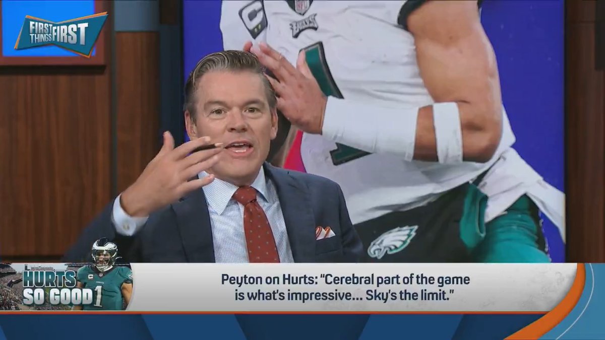 3 minutes in and Wildes was already in Jalen Hurts defense mode 😭