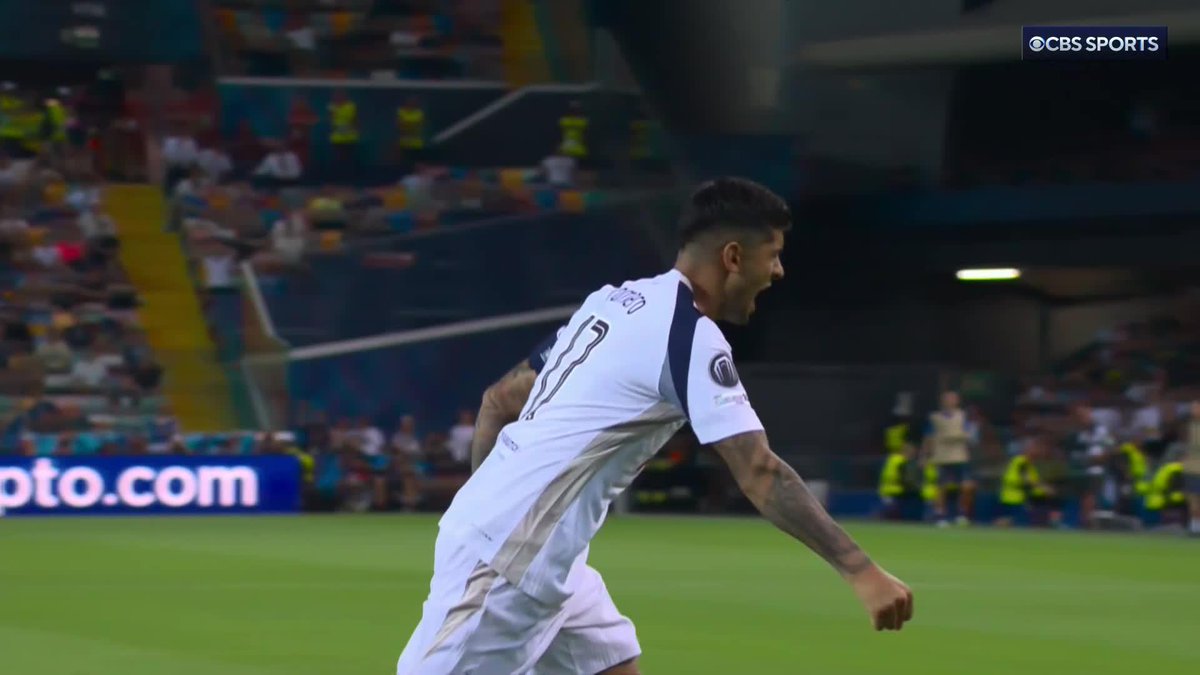 Set-piece perfection 😮‍💨 Cristian Romero doubles Tottenham's lead against the UCL Champions 🔥