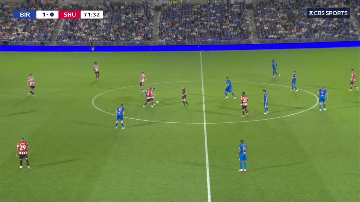 WE INTERRUPT YOUR WEDNESDAY WITH A HALFWAY-LINE HOWITZER FROM GUSTAVO HAMER 🤯