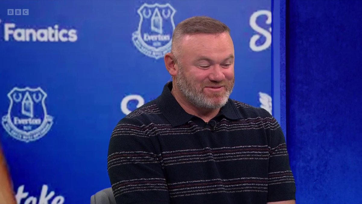 Wayne Rooney jokingly threw some shade at Phil Neville when discussing Jack Grealish's shirt number 😂