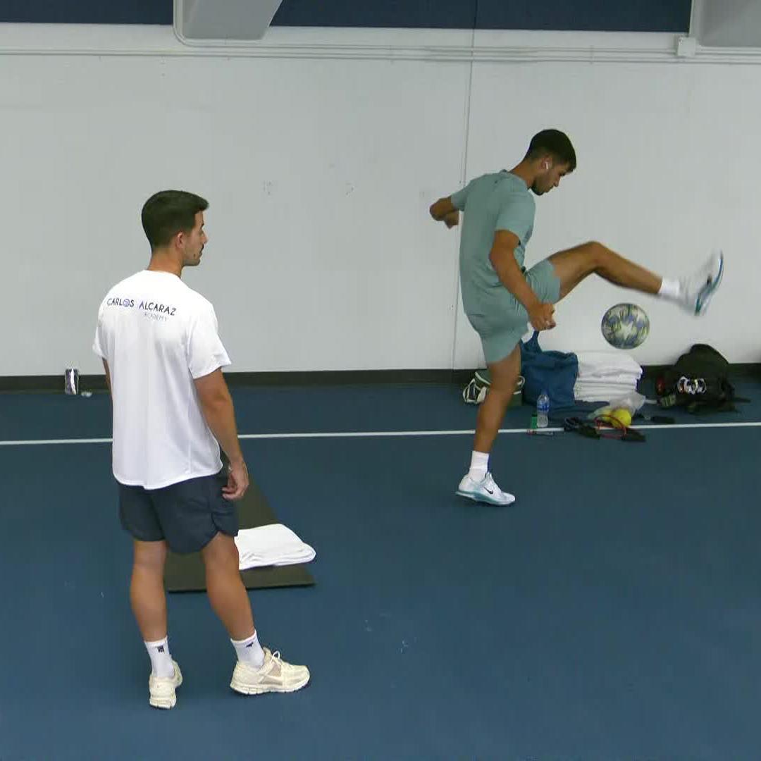 Too smooth! 😮💨 Carlos Alcaraz Karen Khachanov #CincyTennis