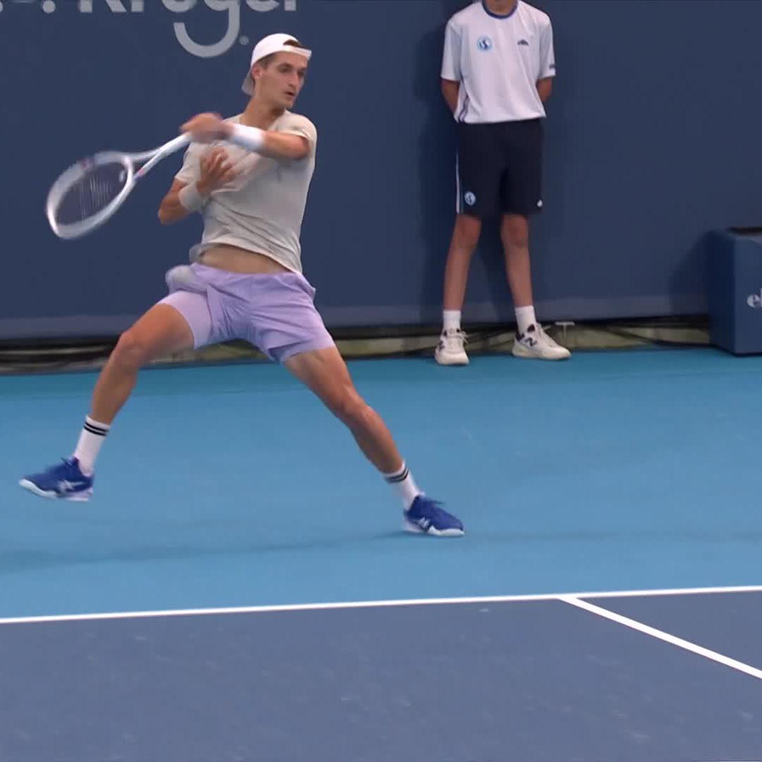 How to grow your fan base, by Terence Atmane 🙌 Brilliant form and finish from the Frenchman at #CincyTennis