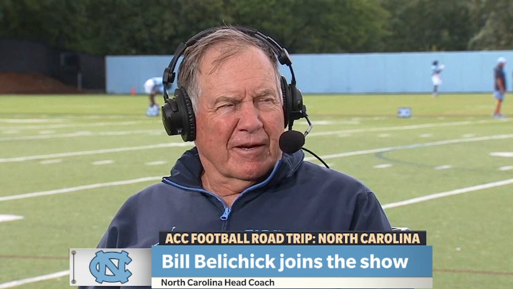 “Taylor started out as a nose guard … that’s why he wore 98 in college.” We could listen to Bill Belichick tell Lawrence ‘LT’ Taylor stories all day 😤 Carolina Football