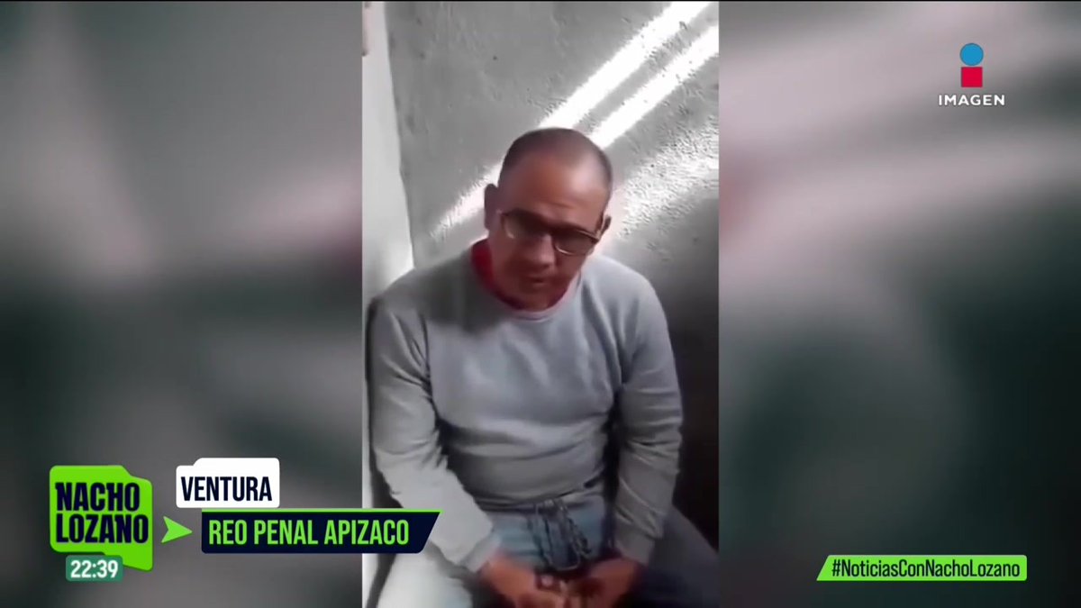 Un interno condenado por homicidio en el penal de #Apizaco, #Tlaxcala, identificado como “Ventura”, grabó un video para acusar al director del penal, Juan Antonio Martínez Guerrero, de utilizarlos como sicarios y ladrones. El funcionario ya fue separado de su cargo: