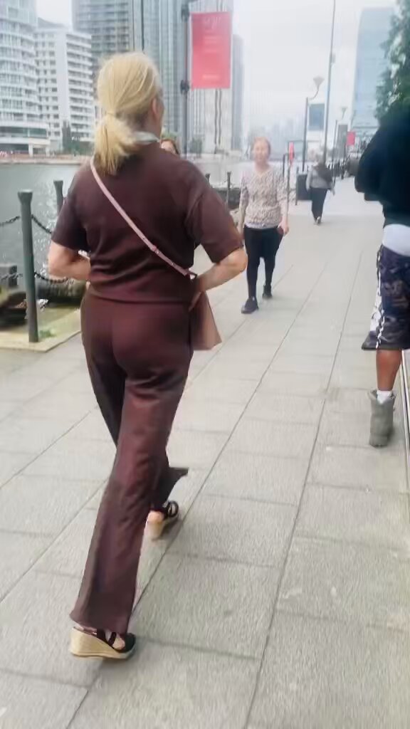 Gerçekten merak ediyorum Bunu niye yapıyorlar…..😂😂😂