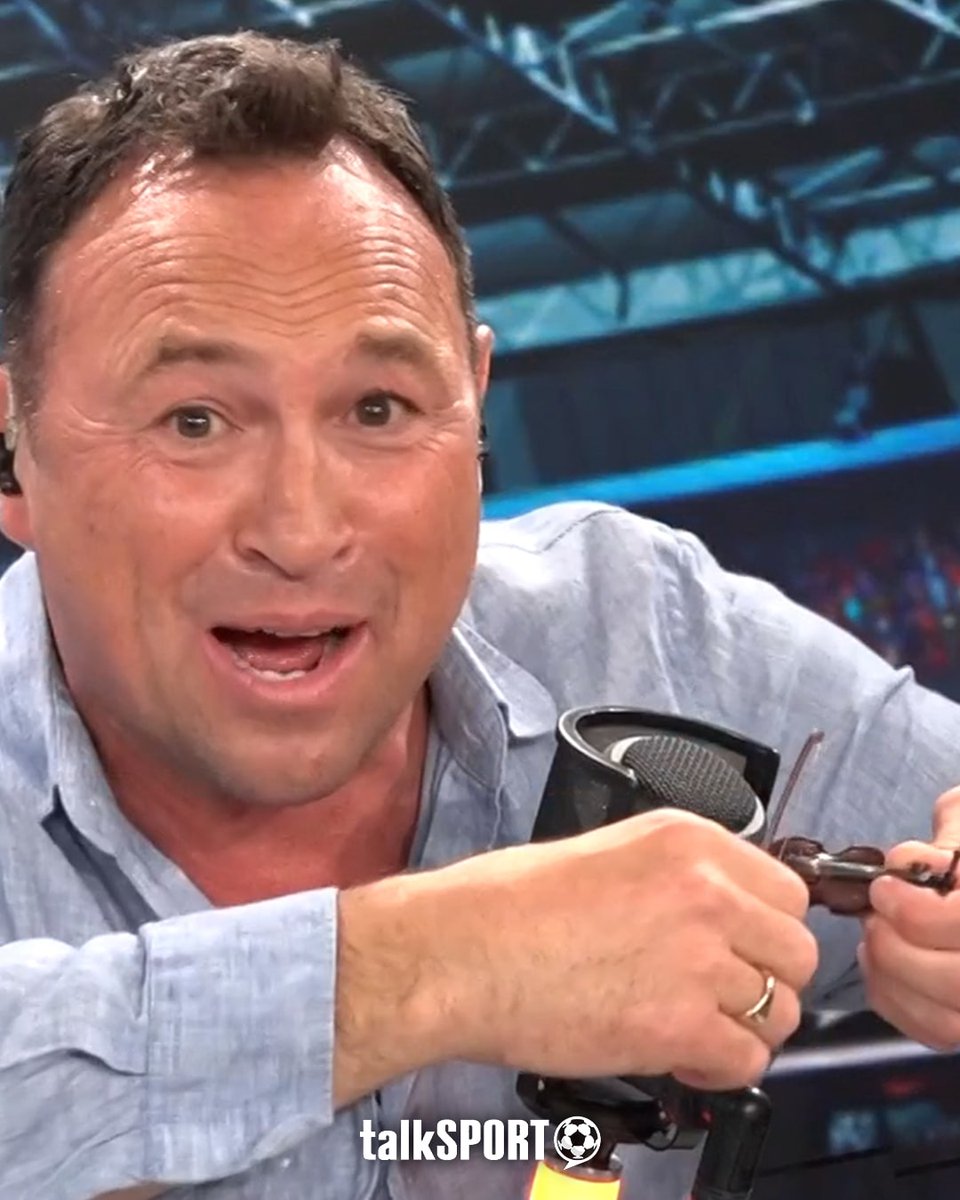 😡 O'Hara: "Cundy, he's got props?! Jason Cundy literally played the world's smallest violin to Jamie O'Hara &amp; GJ the Spurs fan after their Super Cup loss 🤣 🎻