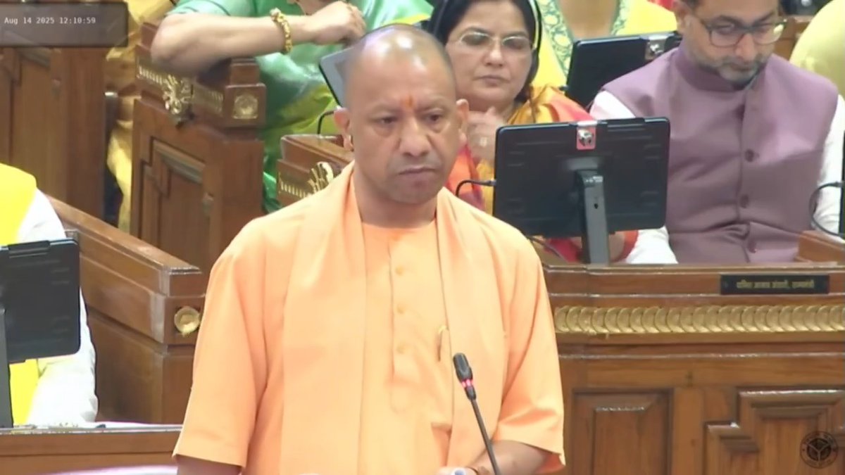 तीन नई चीनी मिलों की स्थापना की गई है, 6 पुनः संचालित हुई हैं, 38 में क्षमता विस्तार हुआ है, इसके माध्यम से 1 लाख 25 हजार से अधिक युवाओं को रोजगार भी उपलब्ध हुआ है...