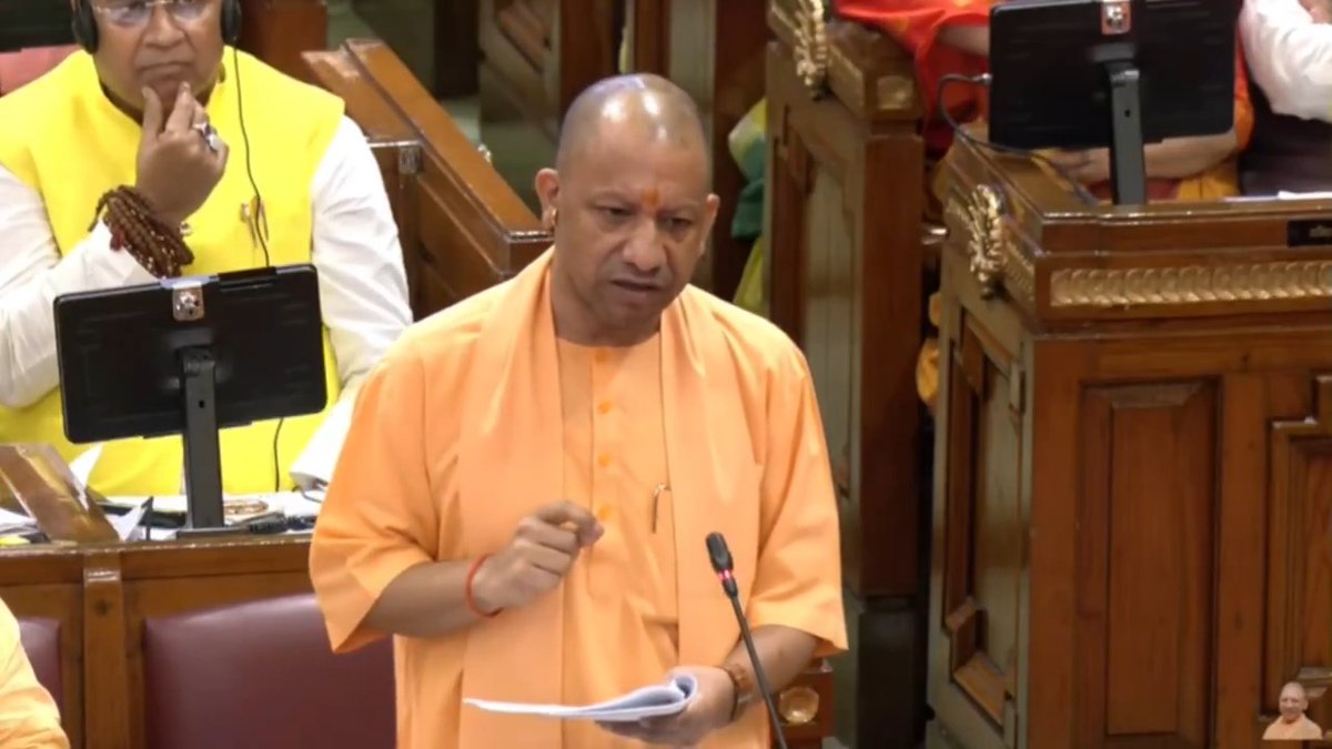'देख सपाई, बिटिया घबराई' आप लोग तो वैसे भी घोषित रूप से महिला विरोधी हैं...