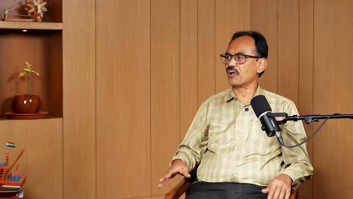 મહેસૂલ વિભાગ, ગુજરાત સરકારનો નવતર અભિગમ - રાજસ્વ સ્વરાજ પોડકાસ્ટ. જ્યાં મળશે સરકારી યોજનાઓની સરળ ભાષામાં જાણકારી… તો જોવાનું ચૂકશો નહીં 'રાજસ્વ સ્વરાજ'. #RevenueTalks