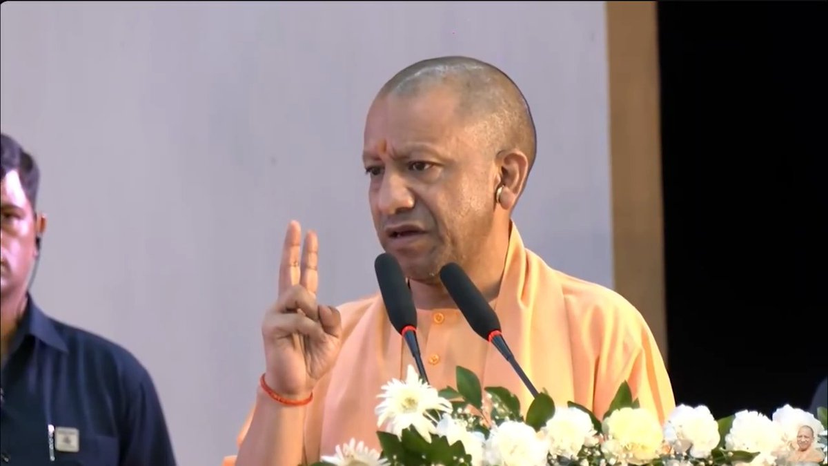 वर्ष 1947 में पाकिस्तान के अंदर हिंदुओं की संख्या 20% थी, आज 2% रह गई है, बांग्लादेश के अंदर 28% से 30% थी, आज घटकर 8% रह गई है...