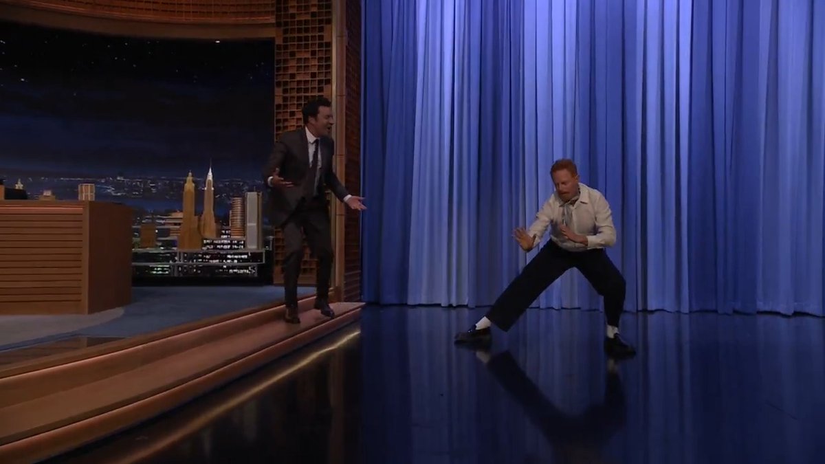 .Jesse Tyler Ferguson (he/him/his) rolls into his interview 😭 #FallonTonight