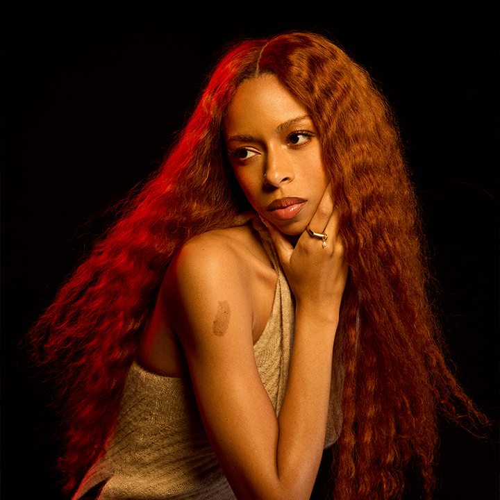 .ravyn lenae tells Zane Lowe the story behind the Bird’s Eye album cover as she drops by our new studio to reflect on the album’s one year anniversary.