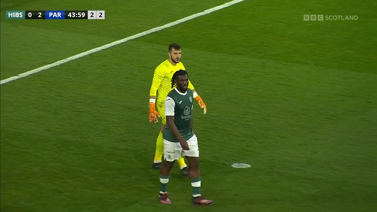 🗣️ "It's a howler from Jordan Smith." Goal! Hibernian 0-2 Partizan Belgrade (2-2 agg) It's all square on aggregate at half-time, and the Hibs goalkeeper won't want to watch this again. 📺 Live on BBC Scotland #BBCFootball