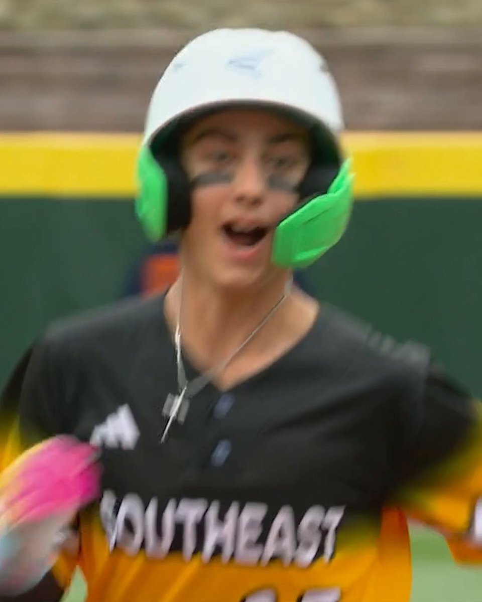 That Grand Slam feeling 😄 Joe Giulietti cleared the bases for South Carolina in Williamsport 💥